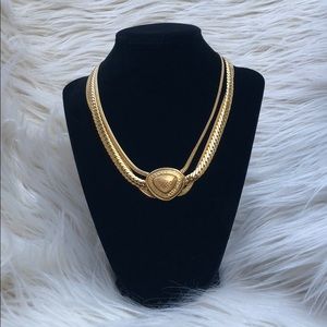 Beautiful  like new Monet collar necklace 🔥🔥🔥